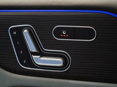 Used 2026 Mercedes-Benz GLB 250 4MATIC image 28
