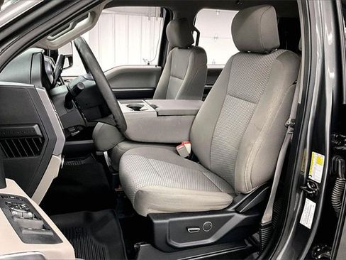 Used 2019 Ford F250 XLT w/ XLT Premium Package image 19