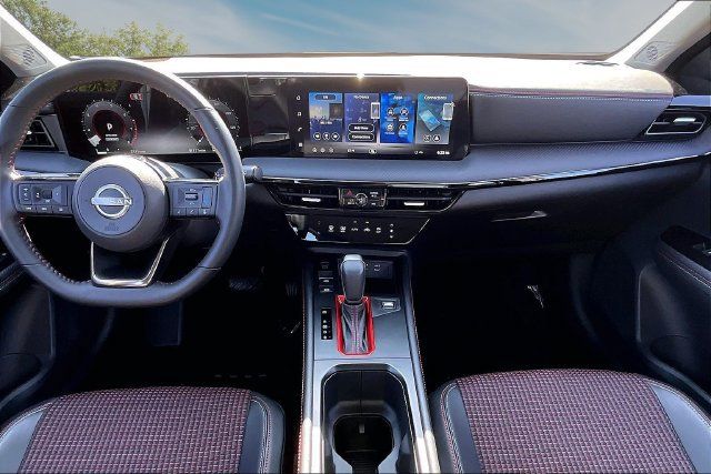 Certified 2026 Nissan Kicks SR FWD image 7