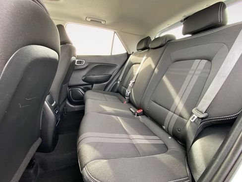 Used 2024 Hyundai Venue SEL image 13