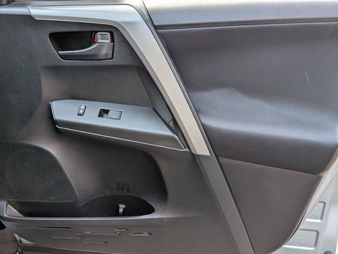 Used 2017 Toyota RAV4 LE w/ All Weather Liner Package AWD/4WD image 33