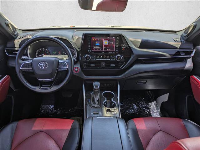 Used 2021 Toyota Highlander XSE FWD image 19