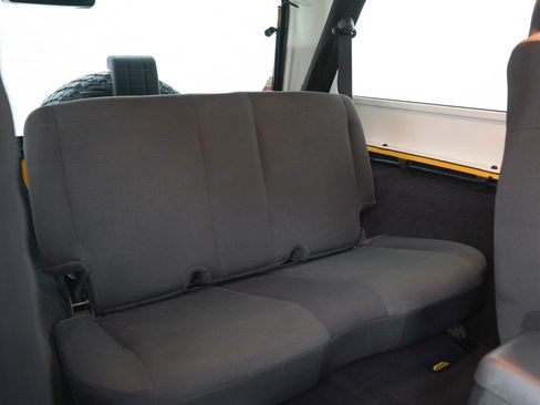 Used 2006 Jeep Wrangler Unlimited Rubicon AWD/4WD image 12