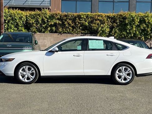Used 2025 Honda Accord LX image 10