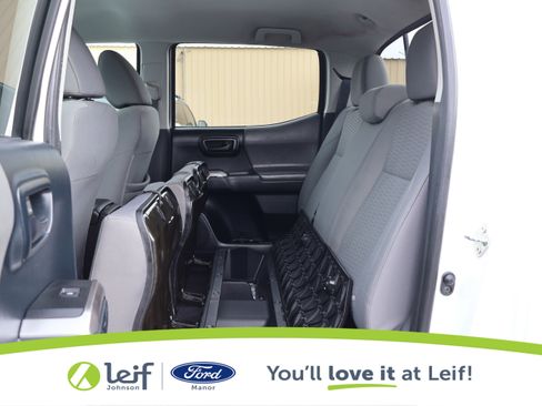 Used 2016 Toyota Tacoma SR5 w/ SR5 Appearance Package (SN) image 30