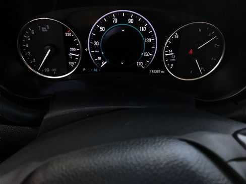 Used 2019 Buick Envision Premium image 3