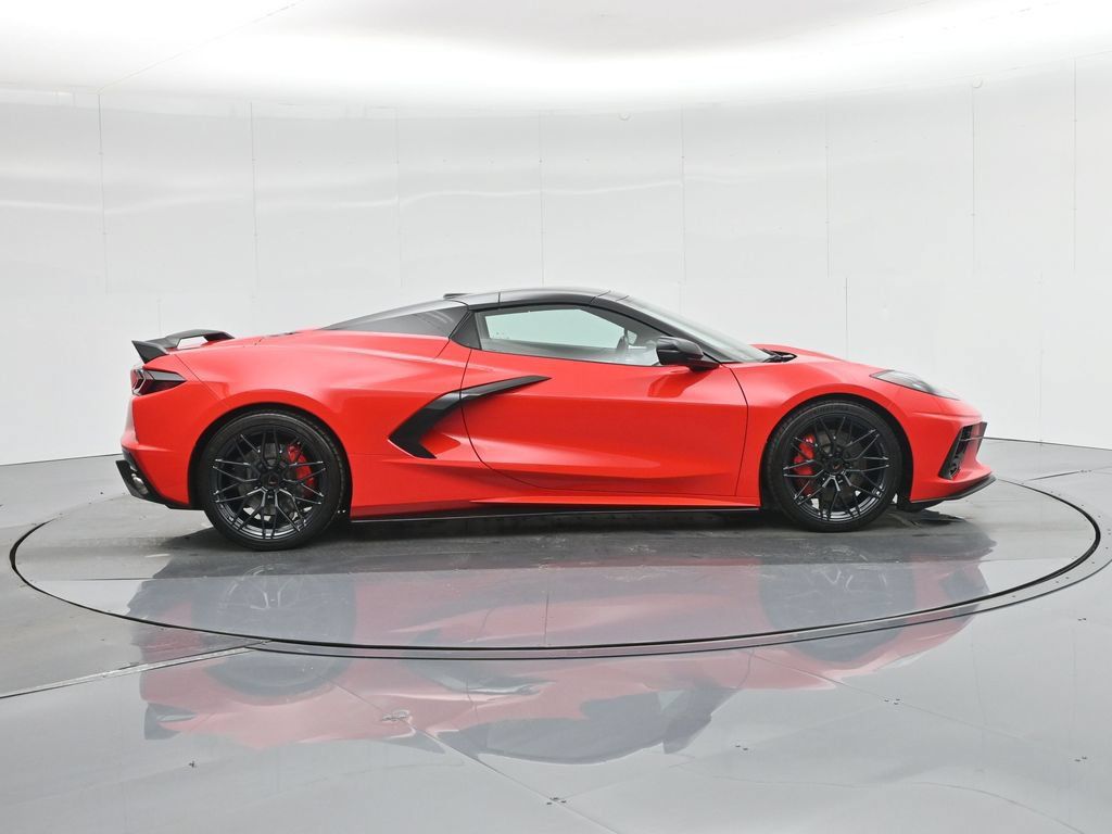 Used 2021 Chevrolet Corvette Stingray Premium Conv w/ Z51 Performance Package RWD image 29