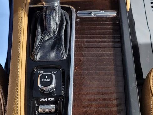 Used 2016 Volvo XC90 T6 Momentum w/ Momentum Plus Package image 42