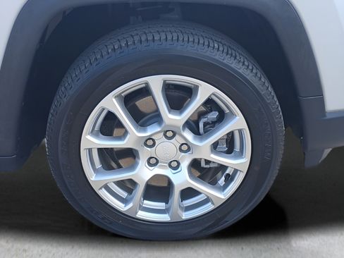 Used 2024 Jeep Compass Latitude AWD/4WD image 25