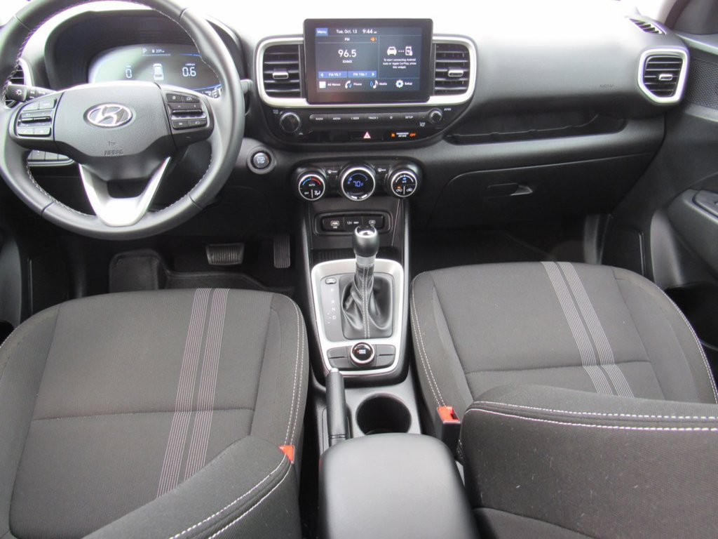 Certified 2025 Hyundai Venue SEL FWD image 19