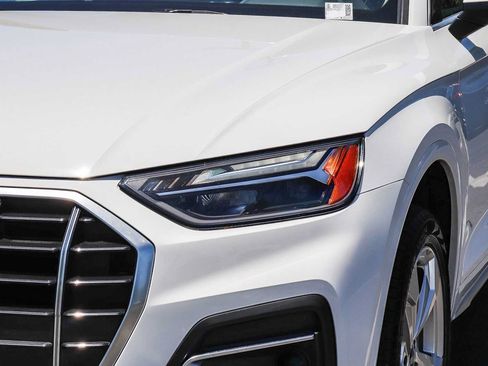 Used 2021 Audi Q5 2.0T Premium Plus w/ Premium Plus Package AWD/4WD image 7