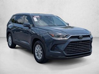 Used 2025 Toyota Grand Highlander FWD video 3