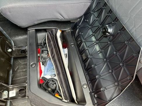 Used 2018 Toyota Tacoma TRD Off-Road AWD/4WD image 18