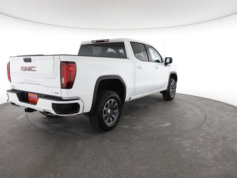 Used 2025 GMC Sierra 1500 AT4 image 12