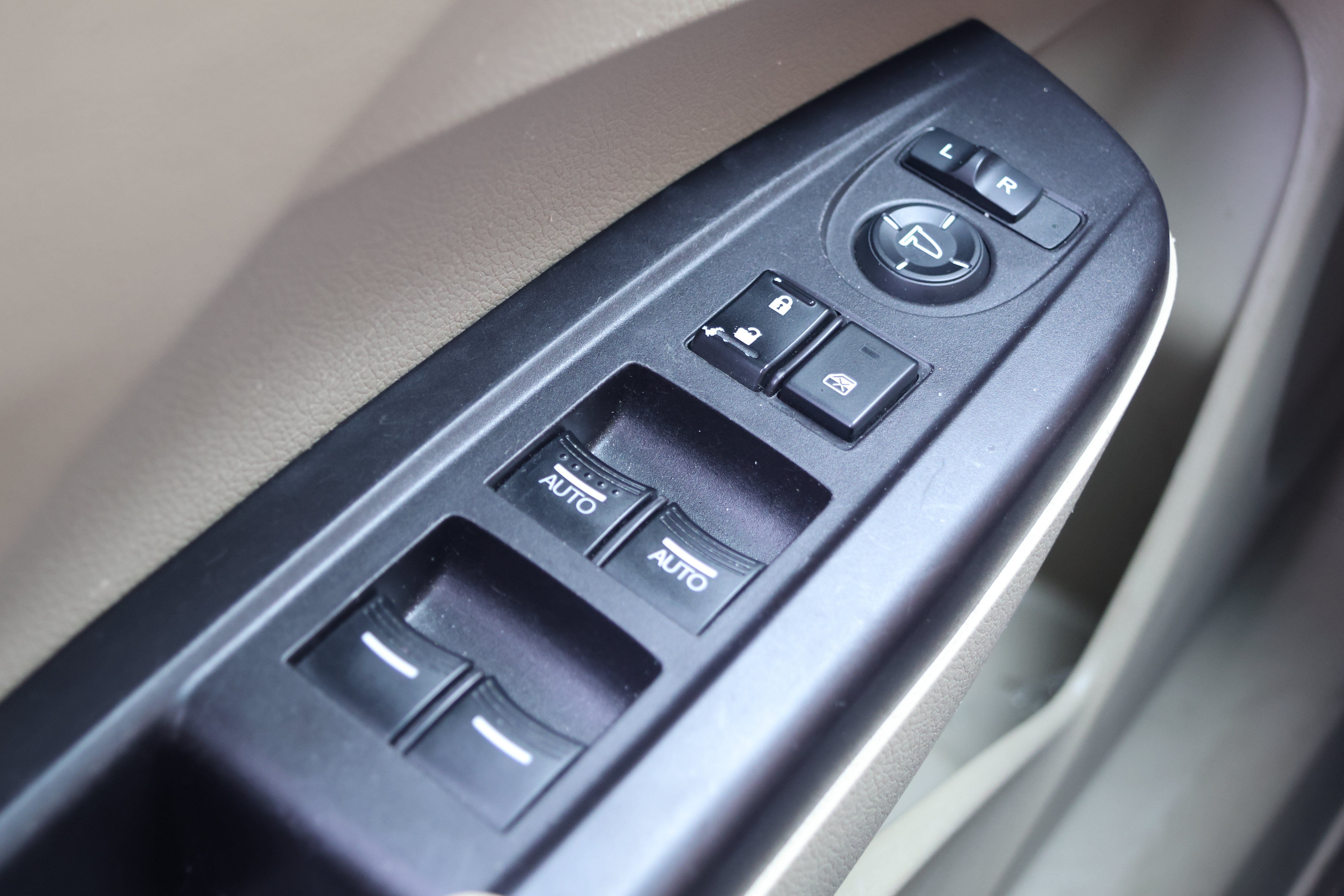Used 2015 Acura RDX AWD image 14