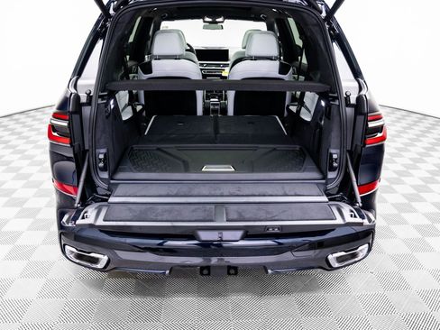 Certified 2025 BMW X7 xDrive40i w/ M Sport Package image 32