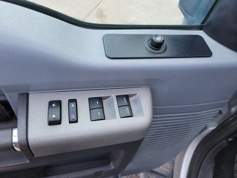 Used 2013 Ford F250 XLT w/ FX4 4X4 Off-Road Pkg image 13