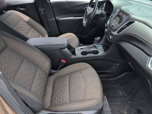 Used 2019 Chevrolet Equinox LT AWD/4WD image 26