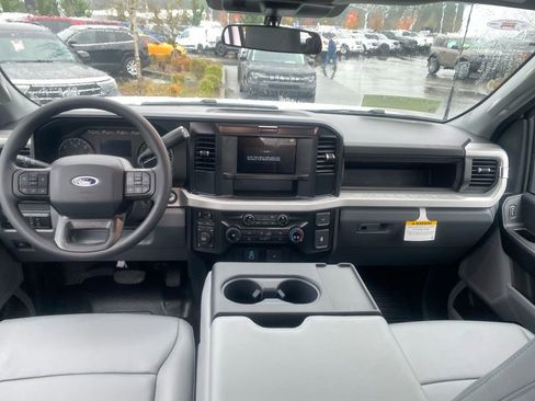 New 2026 Ford F250 XL w/ XL Chrome Package image 15