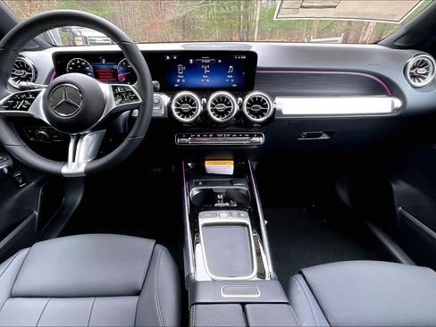 New 2026 Mercedes-Benz GLB 250 4MATIC image 8