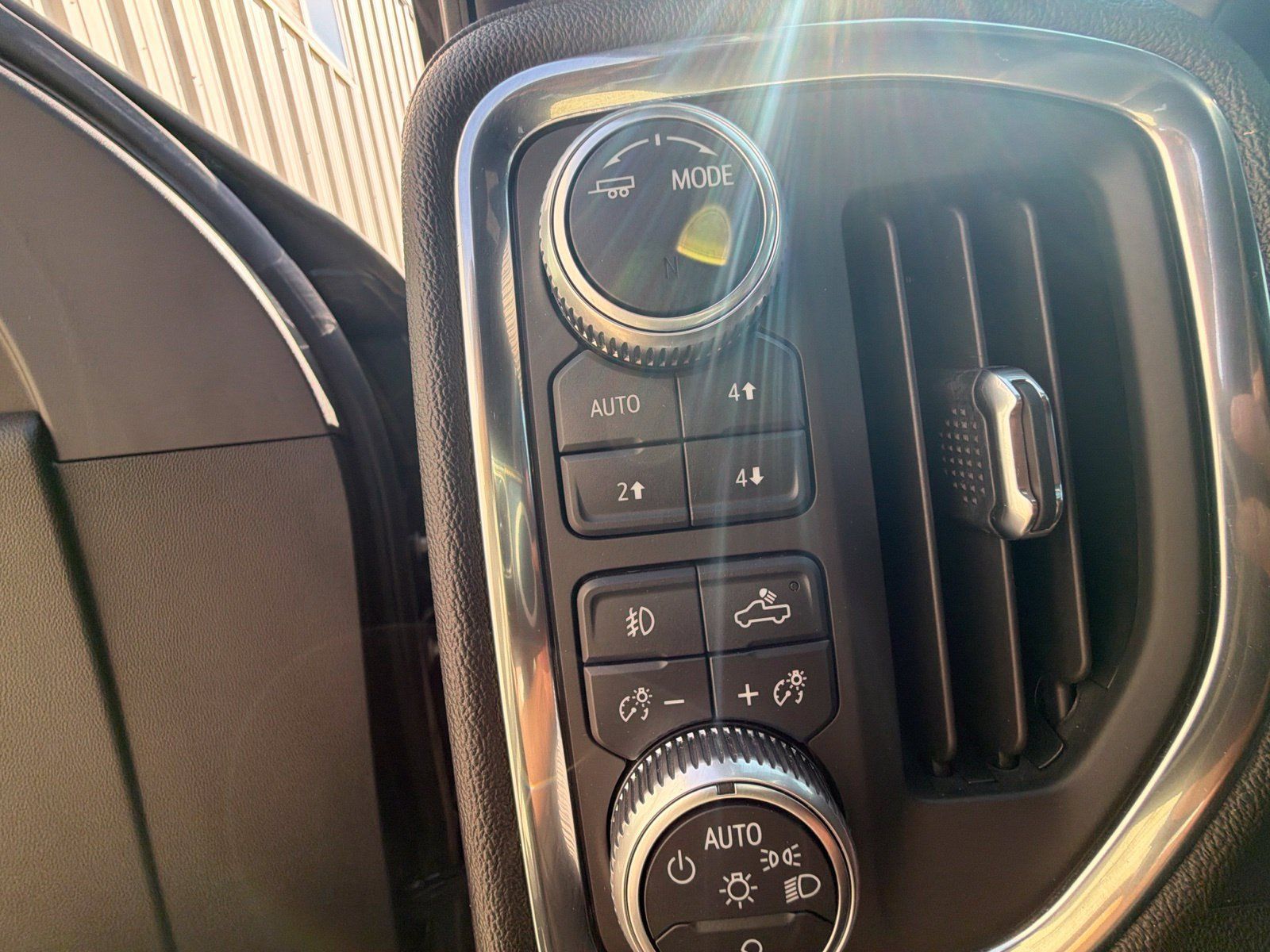 Used 2020 GMC Sierra 1500 AT4 w/ AT4 Premium Package AWD/4WD image 14