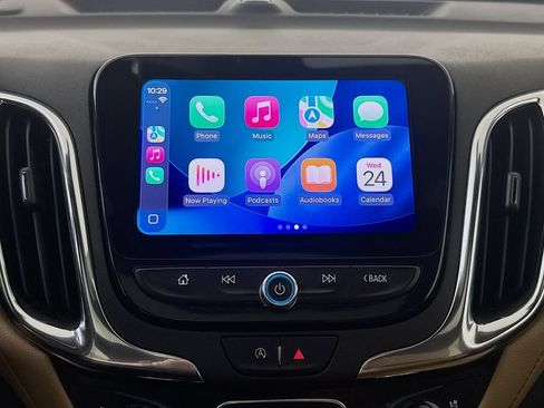 Used 2022 Chevrolet Equinox Premier AWD/4WD image 17