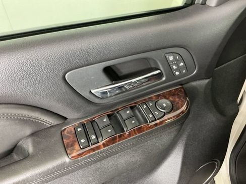 Used 2011 GMC Yukon XL Denali AWD/4WD image 11