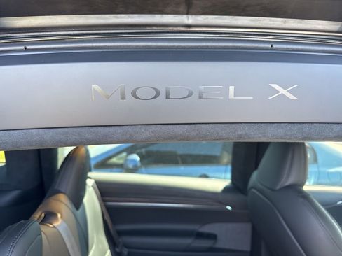 Used 2023 Tesla Model X image 7