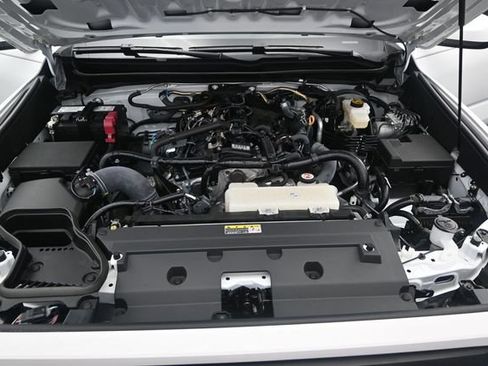 Used 2025 Toyota Tacoma SR5 AWD/4WD image 16