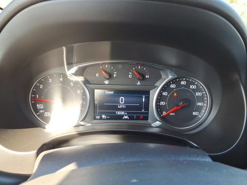 Used 2024 GMC Terrain SLE w/ Driver Convenience Package FWD image 16