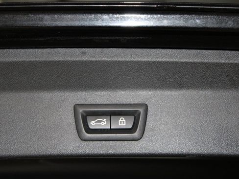 Used 2023 BMW X3 xDrive30i w/ Convenience Package image 46