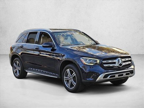 Used 2021 Mercedes-Benz GLC 300 image 3