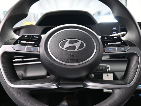 Used 2024 Hyundai Elantra SE image 21