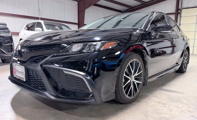 Used 2023 Toyota Camry SE FWD image 5