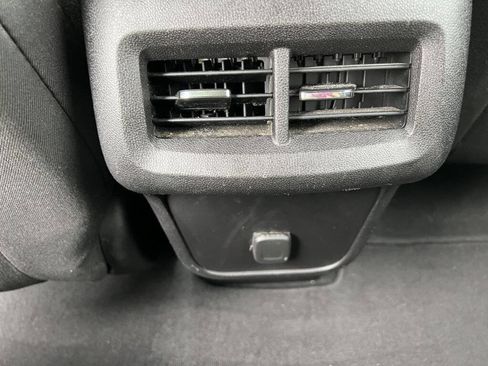 Used 2018 Chevrolet Equinox LT image 8