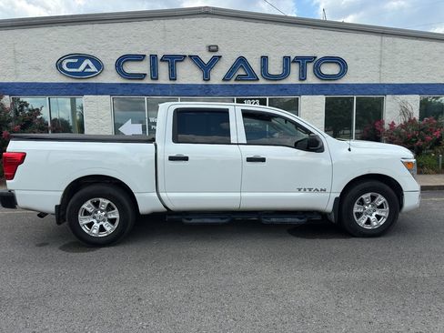 Used 2021 Nissan Titan S w/ S Utility Package RWD image 3