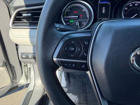 Used 2022 Toyota Camry LE image 23
