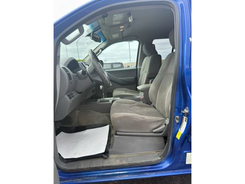 Used 2014 Nissan Frontier SV w/ SV Value Truck Package image 11