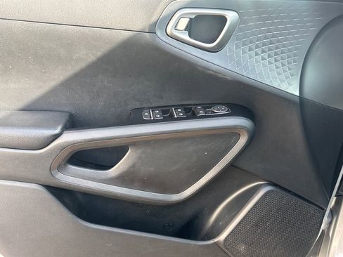 Used 2021 Kia Soul S image 6
