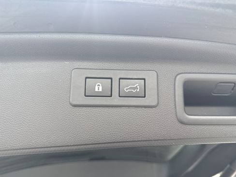 Used 2019 Subaru Forester Touring AWD/4WD image 25