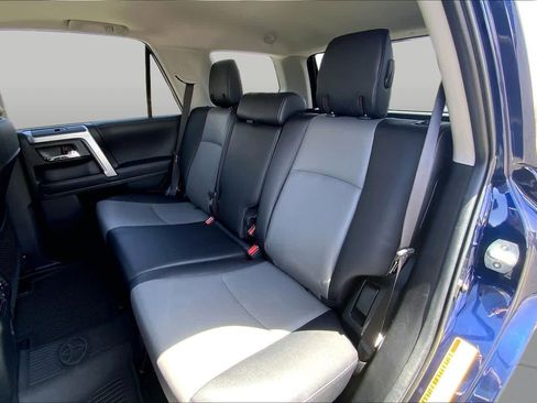 Used 2022 Toyota 4Runner SR5 Premium w/ Moonroof Package AWD/4WD image 21
