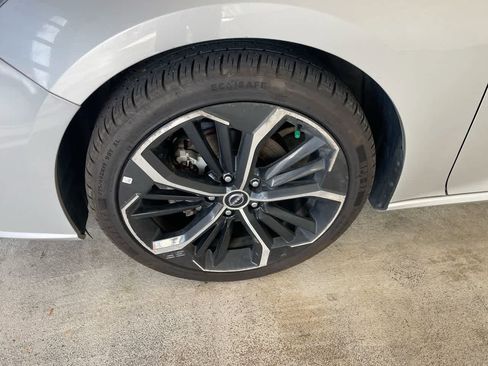 Used 2023 Nissan Altima 2.5 SR image 10