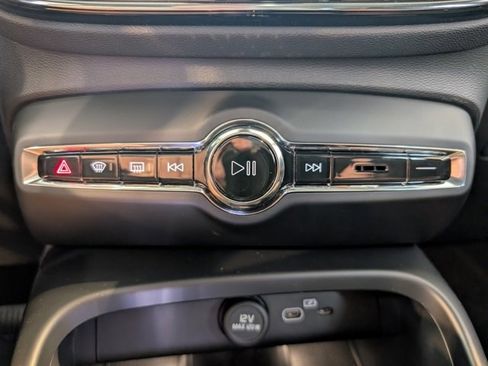 New 2026 Volvo XC40 B5 Plus w/ Protection Package Premier image 21