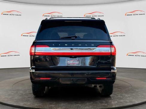 Used 2018 Lincoln Navigator L Reserve w/ Technology Package image 8