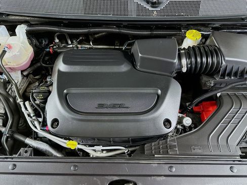 Certified 2024 Chrysler Pacifica Touring-L image 41