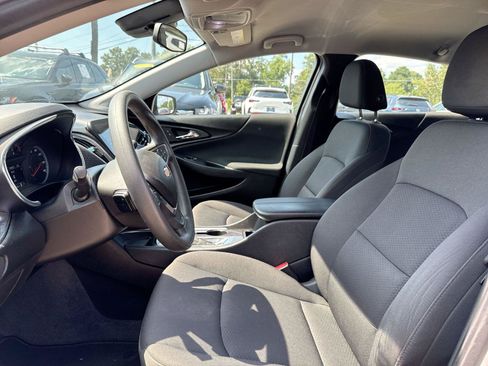 Used 2019 Chevrolet Malibu LT w/ Driver Confidence Package II FWD image 10