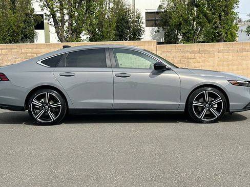 Used 2025 Honda Accord Sport image 3