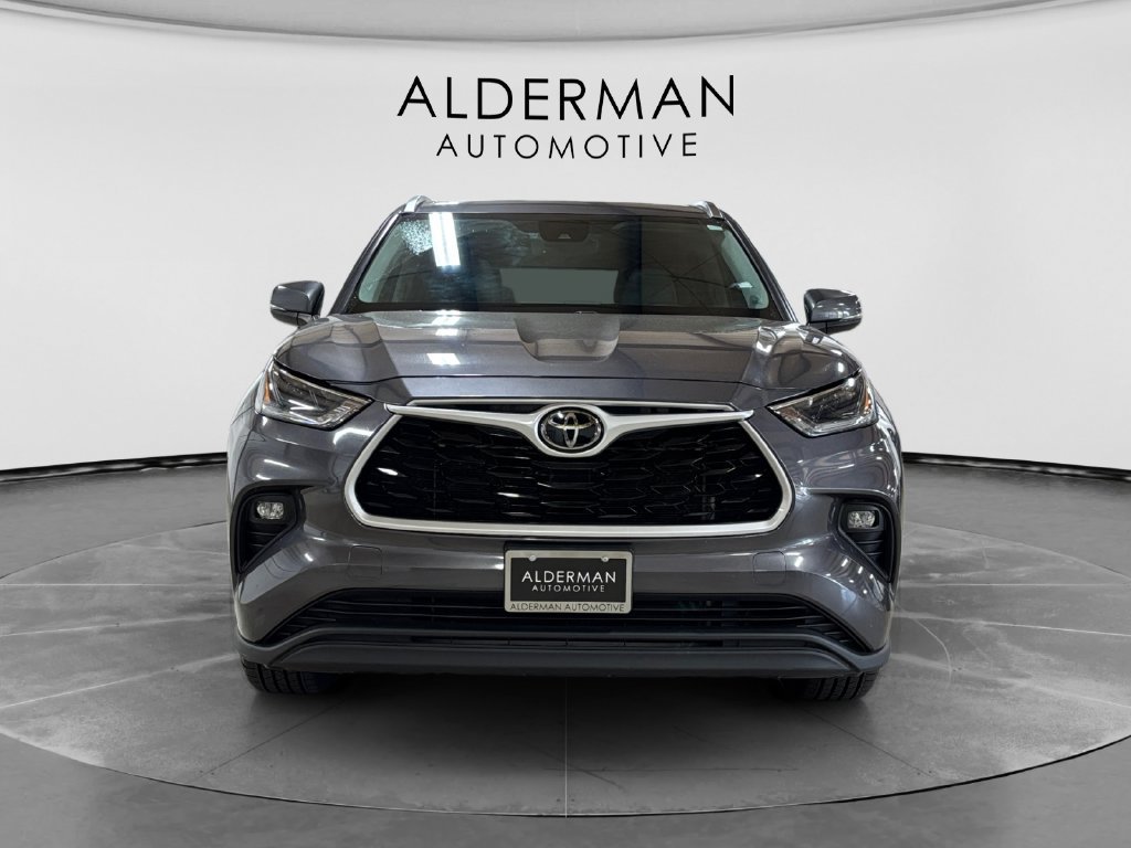 Used 2021 Toyota Highlander XLE FWD image 8