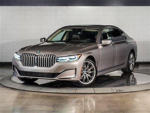 Used 2021 BMW 740i w/ Premium Package RWD image 1
