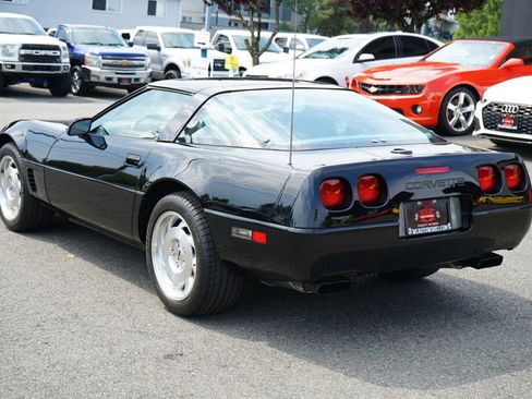 Used 1995 Chevrolet Corvette Coupe image 3